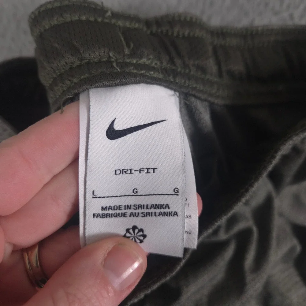 Nike Pants Boys Size L Joggers Sportswear Club Dri-FIT Tapered Leg Activewear - Picture 6 of 11